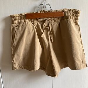 Gap Shorts size L NWOT